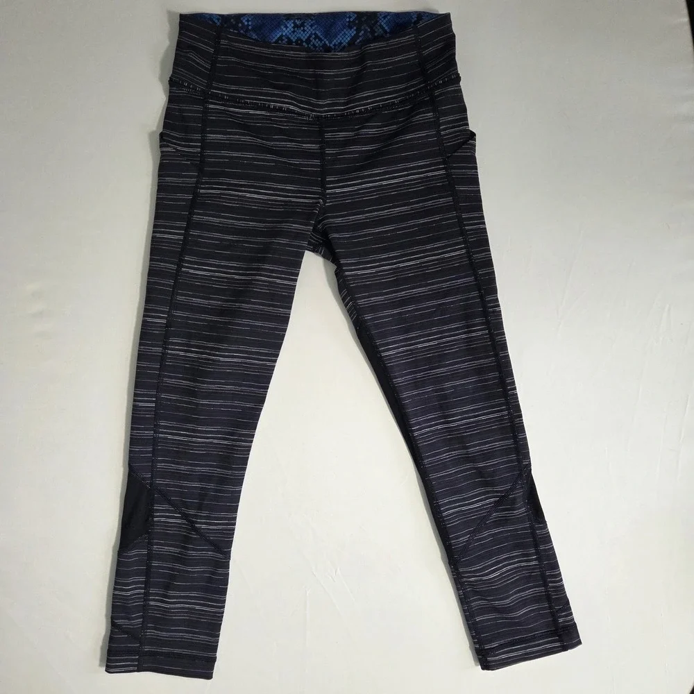 Lululemon Speed Crop Cyber Stripe Size 6 Naval Blue‎ Black Leggings Women